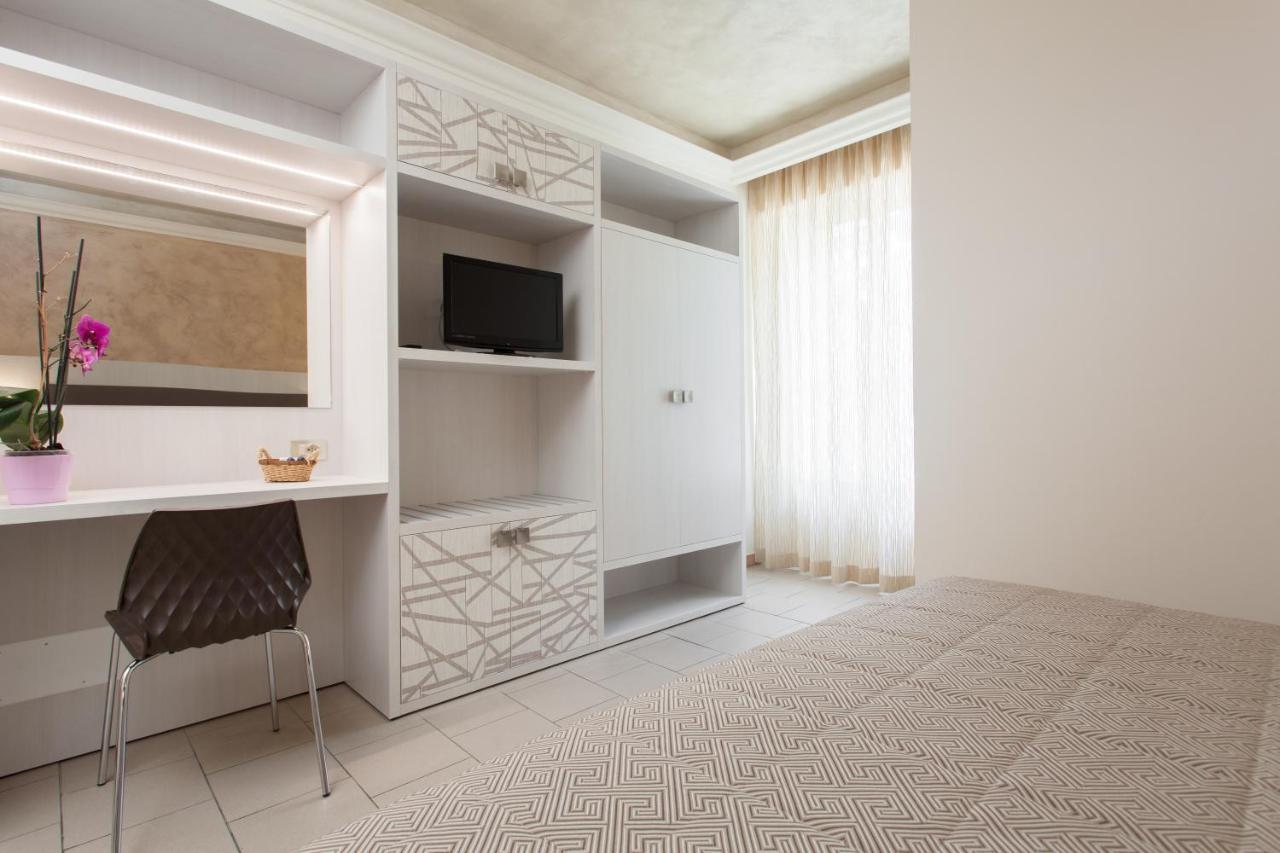 Hotel Dolcevita Cesenatico Luaran gambar