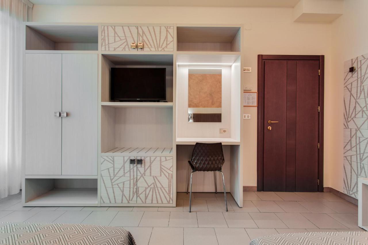 Hotel Dolcevita Cesenatico Luaran gambar
