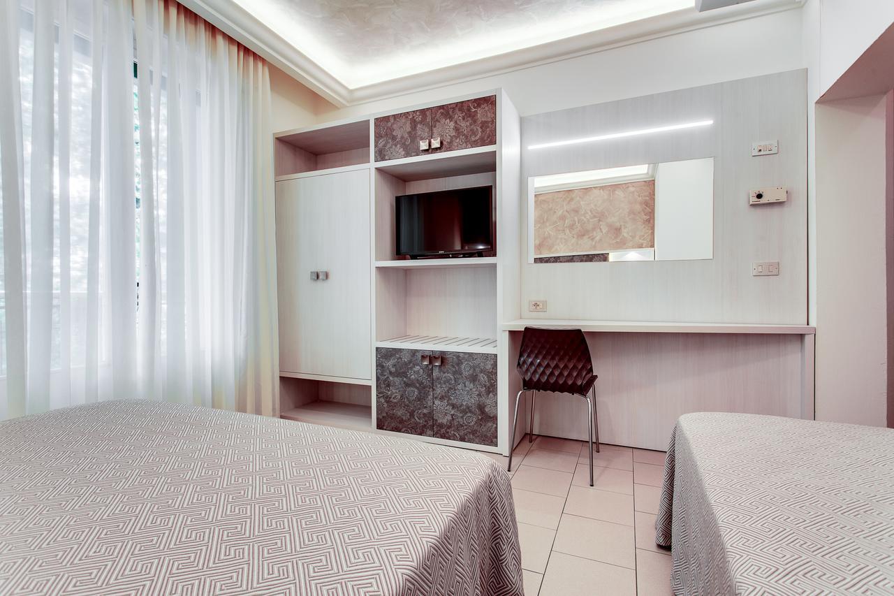 Hotel Dolcevita Cesenatico Luaran gambar